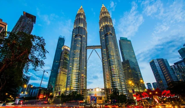 Rekomendasi Wisata Refreshing di Malaysia Paling Populer