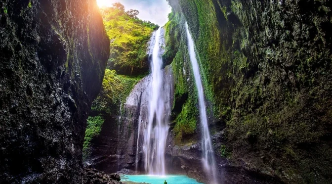 Rekomendasi Wisata Air terjun Terindah di indonesia